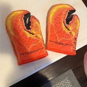 Lobster Claw Oven gloves Mitts pair Boston market 1992 fun gimmick